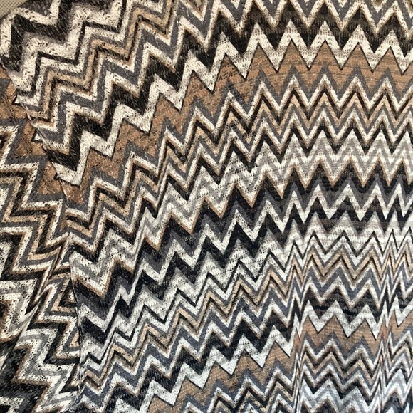 Lightweight kimono duster 3/4 sleeve with fringe at hem - Picture 8 of 8